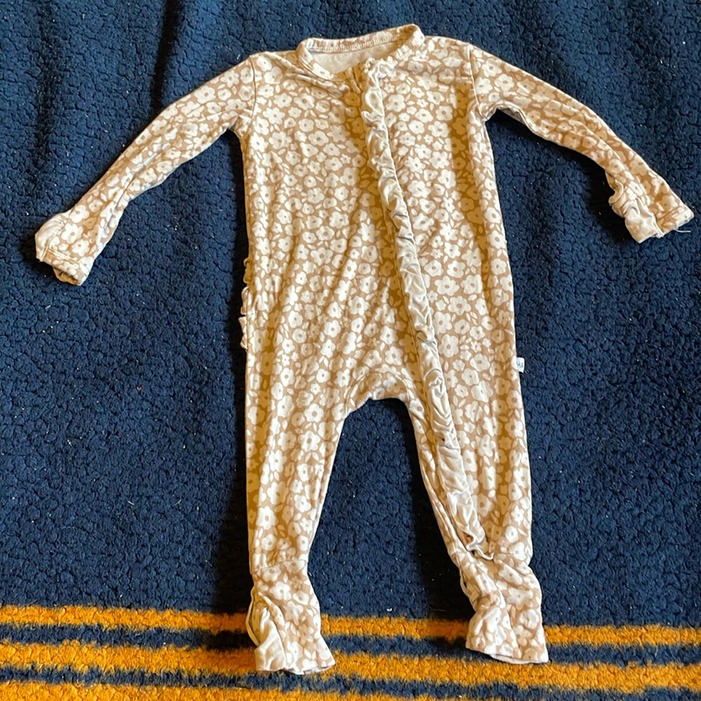 Harp angel baby girl one piece zip up outfit